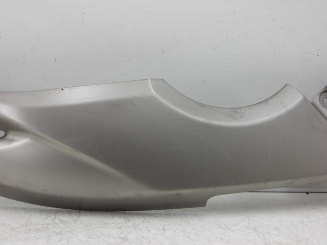 photo de CACHE SOUS SELLE DROIT YAMAHA XP T-MAX TMAX 500 (2004 - 2007)