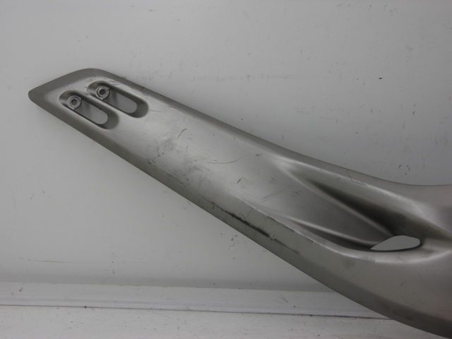photo de CACHE SOUS SELLE DROIT YAMAHA XP T-MAX TMAX 500 (2004 - 2007)