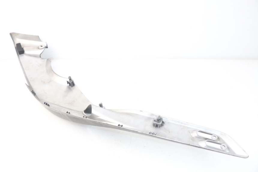 photo de CACHE SOUS SELLE DROIT YAMAHA XP T-MAX TMAX ABS 500 (2004 - 2007)
