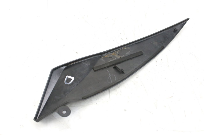 photo de CACHE SOUS SELLE DROIT YAMAHA YZF R1 1000 (2007 - 2008)