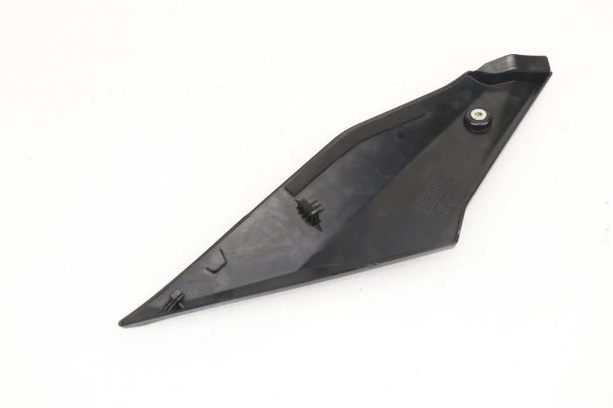 photo de CACHE SOUS SELLE DROIT YAMAHA YZF R1M R1 M 1000 (2015 - 2020)