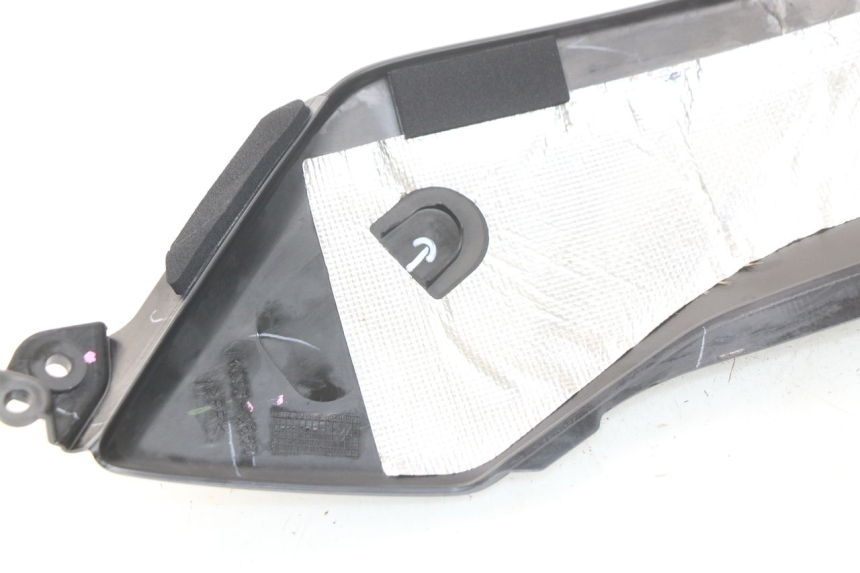 photo de CACHE SOUS SELLE DROIT KAWASAKI Z Z900 900 (2017 - 2019)