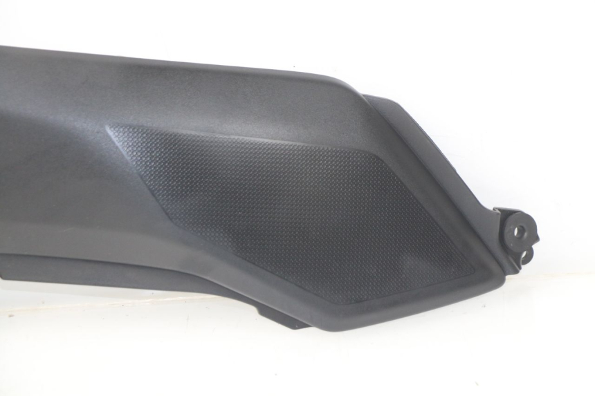 photo de CACHE SOUS SELLE DROIT KAWASAKI Z Z900 900 (2017 - 2019)
