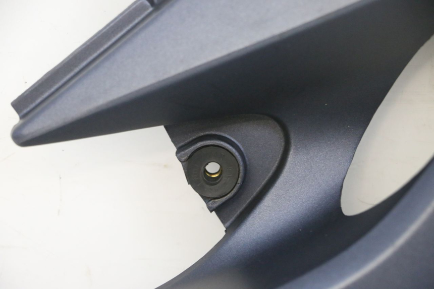 photo de CACHE SOUS SELLE DROIT KAWASAKI ZR 7 750 (1999 - 2001) - Photo complémentaire