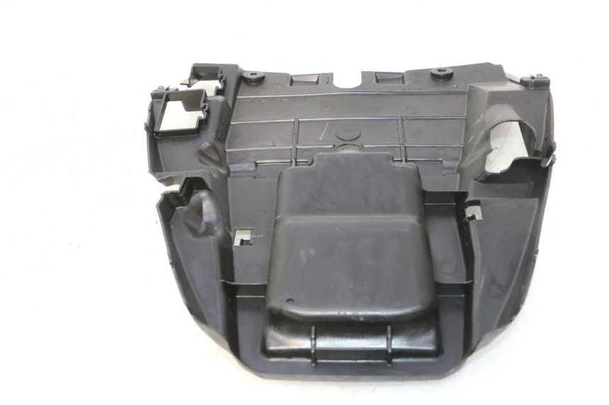 photo de CACHE SOUS SELLE HONDA FJS SILVER WING SILVERWING 400 (2005 - 2008) - Zoom état d’usage
