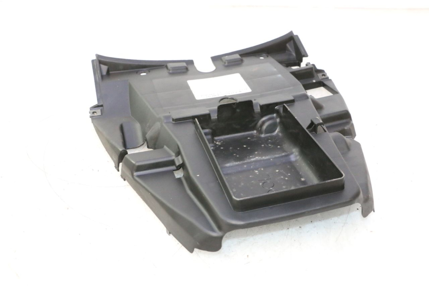 photo de CACHE SOUS SELLE HONDA FJS SILVER WING SILVERWING 400 (2005 - 2008) - Autre angle de vue