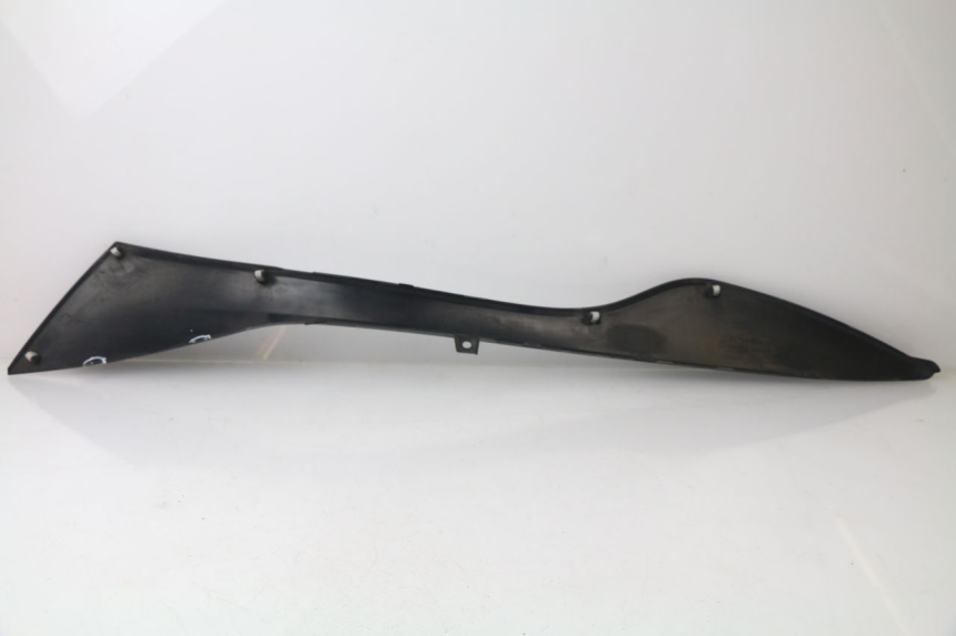 photo de CACHE SOUS SELLE GAUCHE SUZUKI AN BURGMAN 400 (2006 - 2010)
