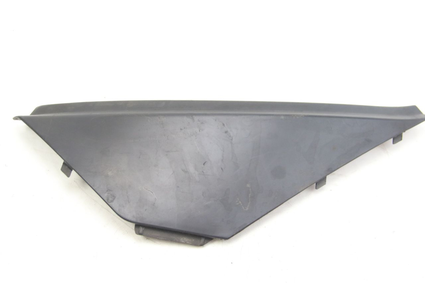 photo de CACHE SOUS SELLE GAUCHE APRILIA ATLANTIC 500 (2002 - 2003)