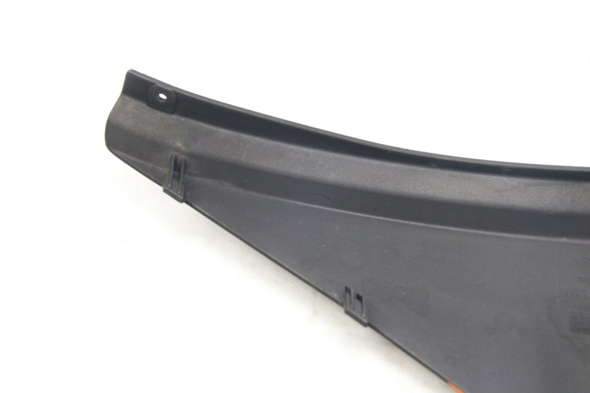 photo de CACHE SOUS SELLE GAUCHE APRILIA ATLANTIC 500 (2002 - 2003)