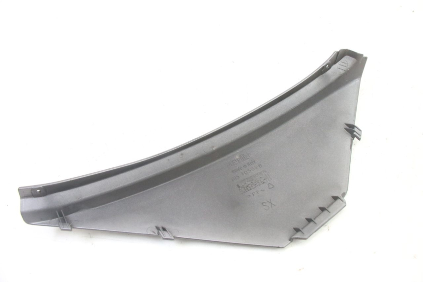 photo de CACHE SOUS SELLE GAUCHE APRILIA ATLANTIC 125 (2003 - 2009)