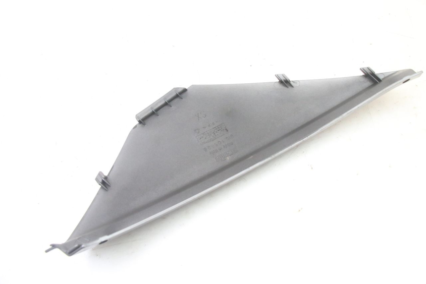 photo de CACHE SOUS SELLE GAUCHE APRILIA ATLANTIC 125 (2003 - 2009)