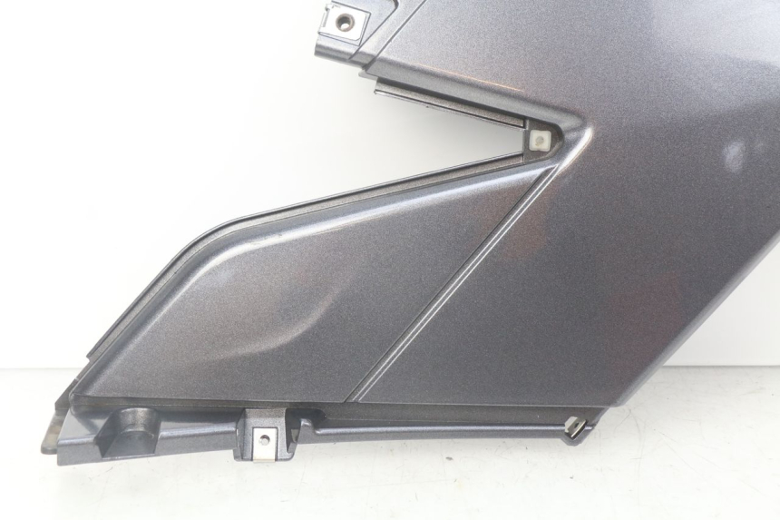 photo de CACHE SOUS SELLE GAUCHE APRILIA SRV 850 (2012 - 2017)