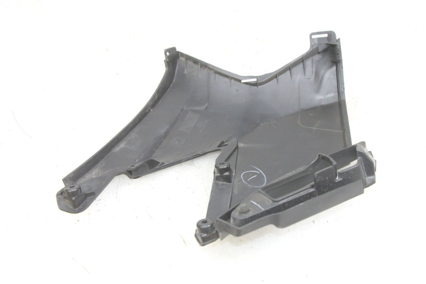 photo de CACHE SOUS SELLE GAUCHE APRILIA SXR 50 (2021 - 2023)