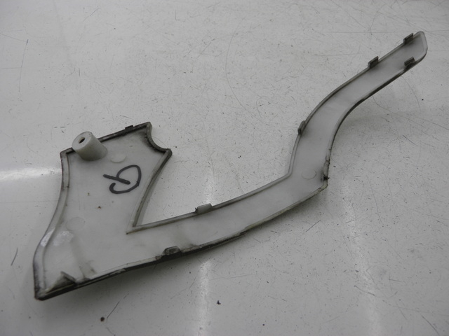 photo de CACHE SOUS SELLE GAUCHE BENZHOU YY50QT31 VINTAGE 50 (2009 - 2012)