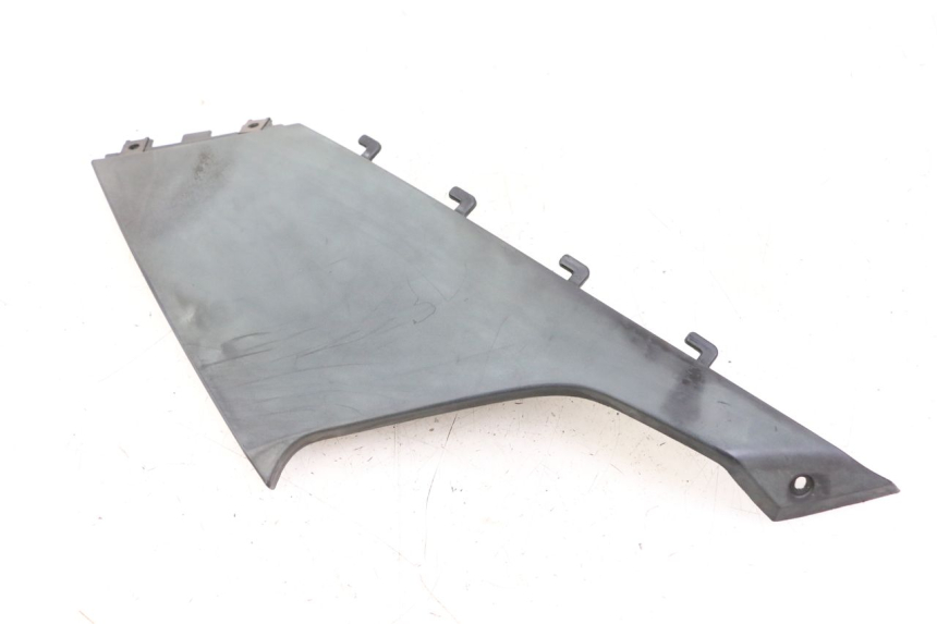 photo de CACHE SOUS SELLE GAUCHE BMW C1 125 (2000 - 2003)