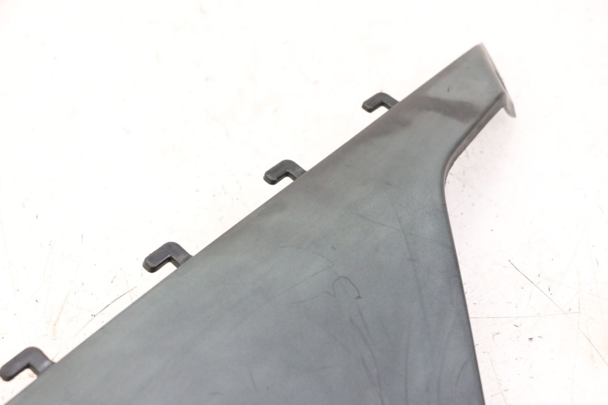 photo de CACHE SOUS SELLE GAUCHE BMW C1 125 (2000 - 2003)