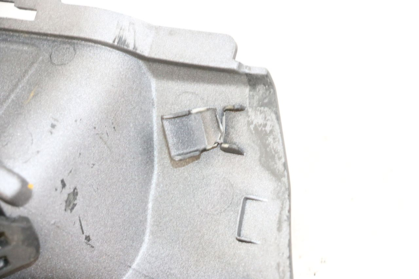 photo de CACHE SOUS SELLE GAUCHE SUZUKI BURGMAN 650 (2013 - 2020)