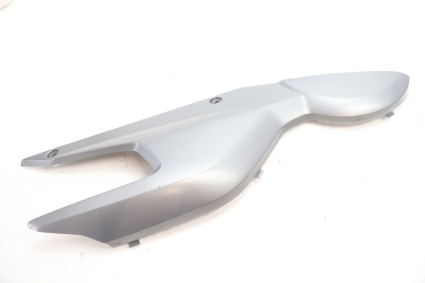 photo de CACHE SOUS SELLE GAUCHE BMW C SPORT 650 (2015 - 2021) - Détail de la pièce