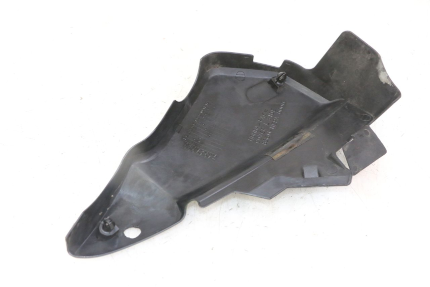 photo de CACHE SOUS SELLE GAUCHE HONDA CBF 500 (2004 - 2007)