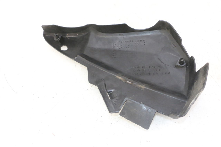 photo de CACHE SOUS SELLE GAUCHE HONDA CBF 500 (2004 - 2007)