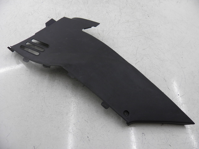 photo de CACHE SOUS SELLE GAUCHE DAELIM S2 FI 125 (2008 - 2012) - Vue principale