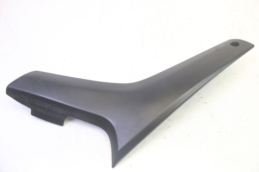 photo de CACHE SOUS SELLE GAUCHE SUZUKI DL V STROM 1000 (2002 - 2007) - Autre angle de vue