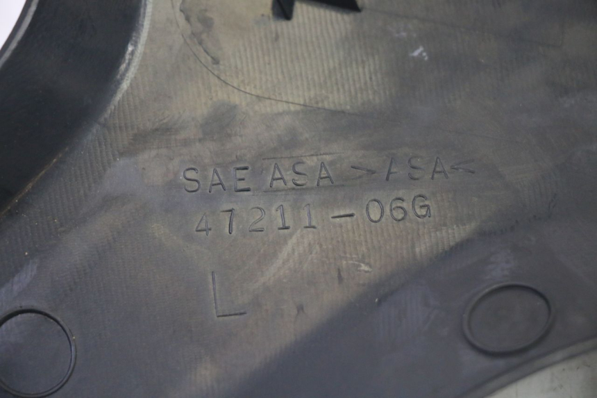 photo de CACHE SOUS SELLE GAUCHE SUZUKI DL V STROM 1000 (2002 - 2007) - État de surface