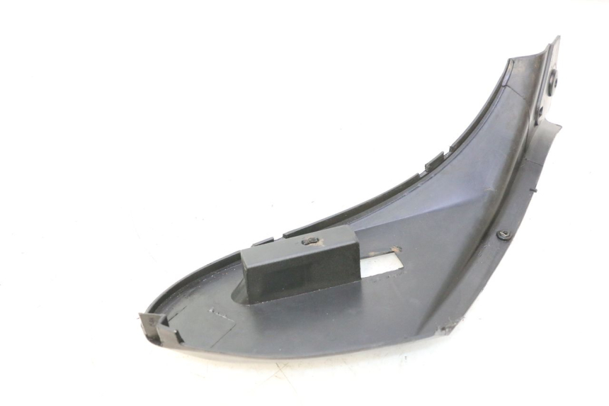 photo de CACHE SOUS SELLE GAUCHE CF MOTO E-CHARM 125 (2005 - 2008) - Gros plan technique