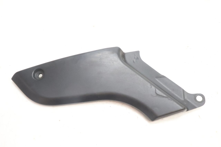 photo de CACHE SOUS SELLE GAUCHE YAMAHA FJR 1300 (2001 - 2005) - Vue principale