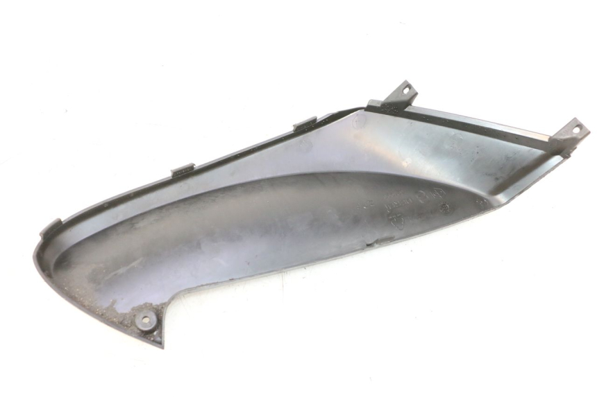 photo de CACHE SOUS SELLE GAUCHE PIAGGIO FLY 2T 50 (2004 - 2017) - Zoom état d’usage