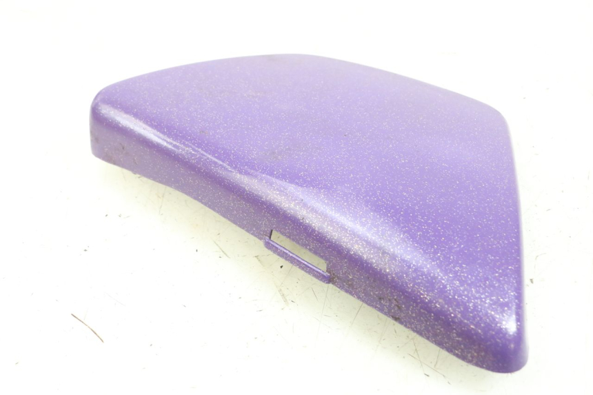 photo de CACHE SOUS SELLE GAUCHE SUZUKI GN 125 (1997 - 2000)