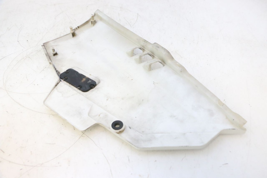 photo de CACHE SOUS SELLE GAUCHE KAWASAKI GPX F ZX750F 750 (1986 - 1990) - Pièce contrôlée