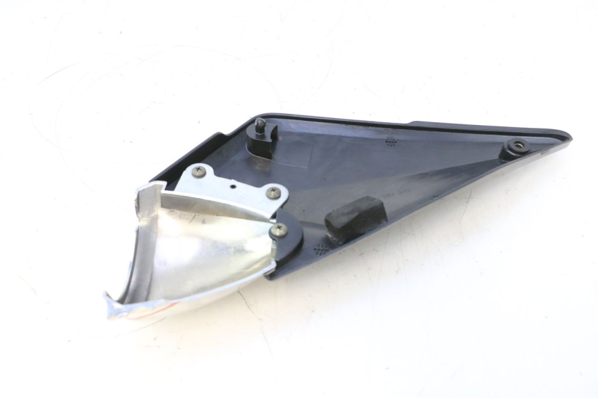 photo de CACHE SOUS SELLE GAUCHE SUZUKI GSF N BANDIT 1200 (2001 - 2005) - Autre angle de vue