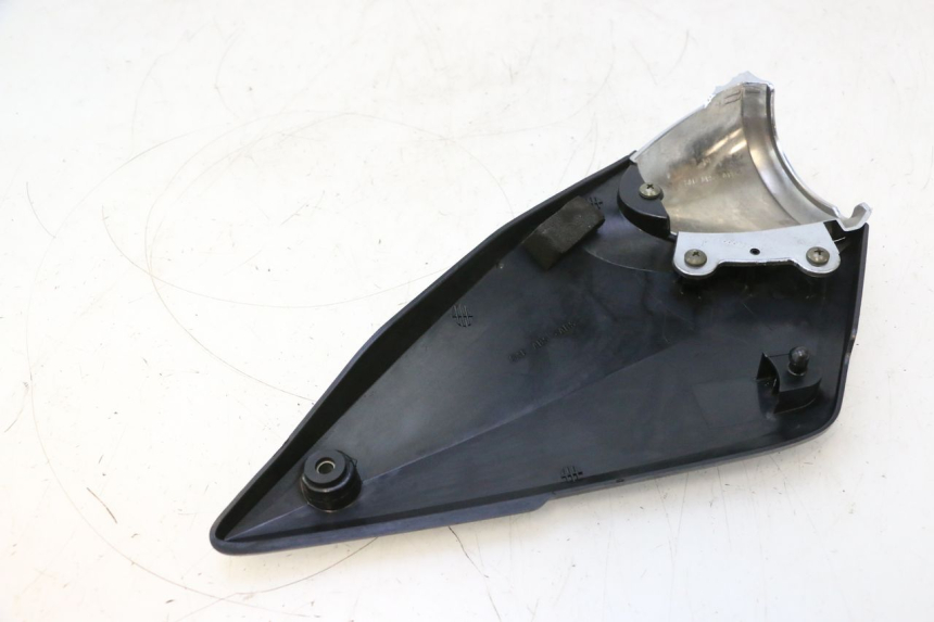 photo de CACHE SOUS SELLE GAUCHE SUZUKI GSF N BANDIT 1200 (2001 - 2005) - Vue d’ensemble