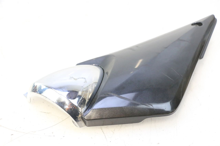 photo de CACHE SOUS SELLE GAUCHE SUZUKI GSF N BANDIT 1200 (2001 - 2005) - Pièce contrôlée