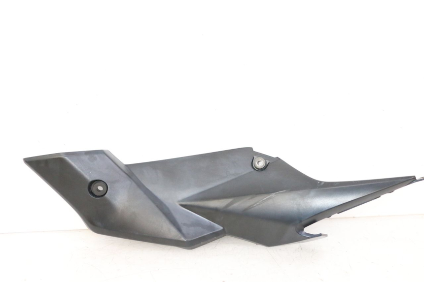 photo de CACHE SOUS SELLE GAUCHE SUZUKI GSR 750 (2011 - 2017)