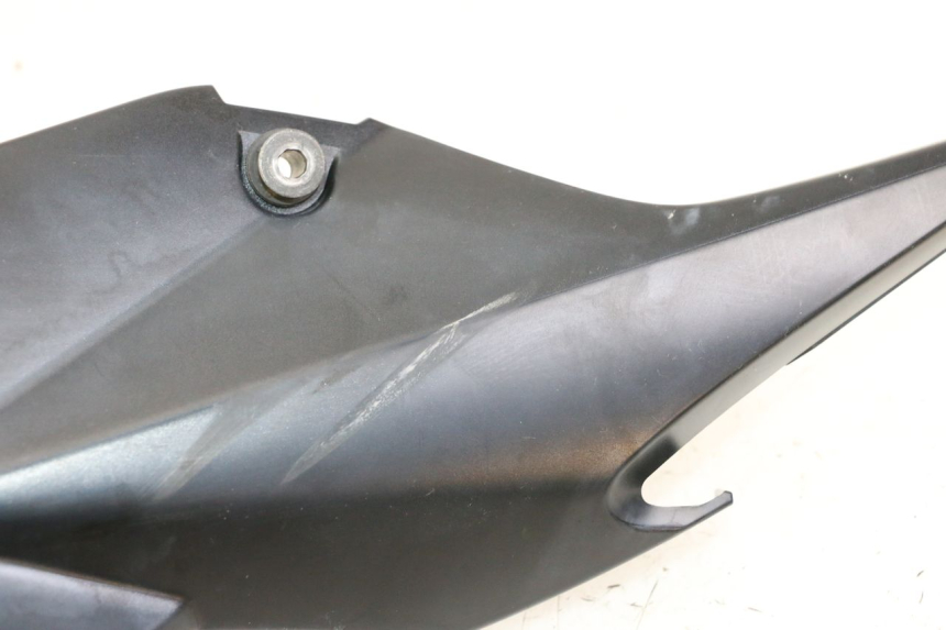 photo de CACHE SOUS SELLE GAUCHE SUZUKI GSR 750 (2011 - 2017)