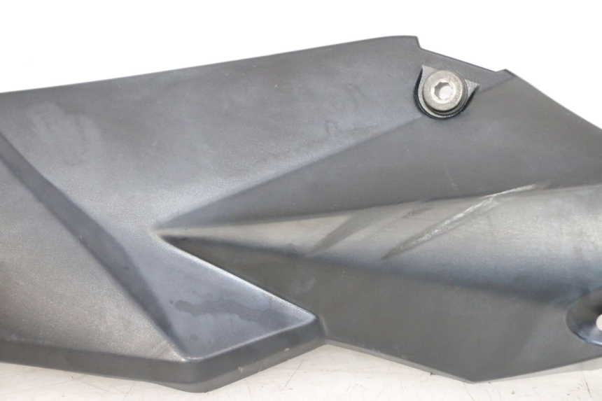photo de CACHE SOUS SELLE GAUCHE SUZUKI GSR 750 (2011 - 2017)
