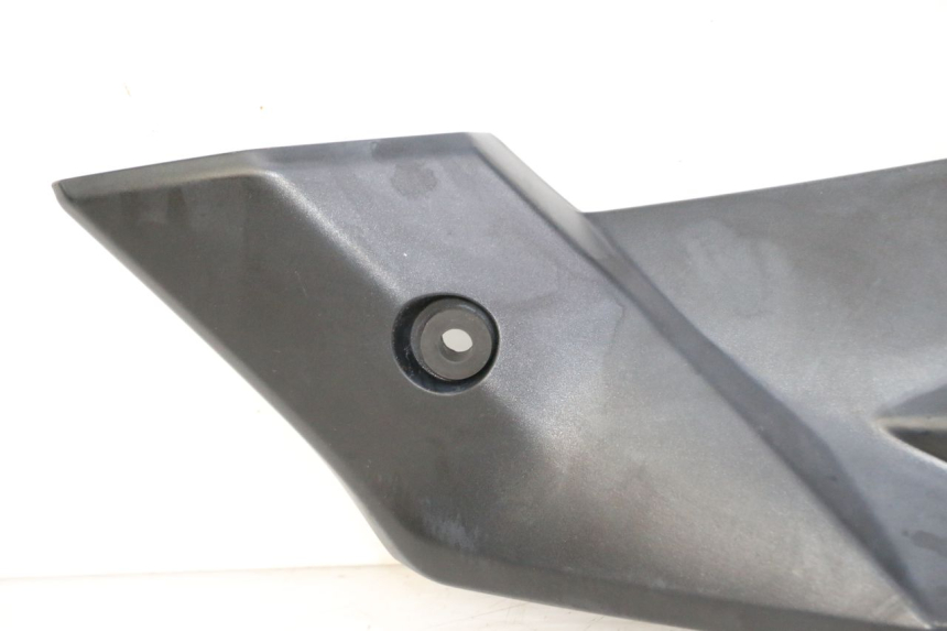 photo de CACHE SOUS SELLE GAUCHE SUZUKI GSR 750 (2011 - 2017)