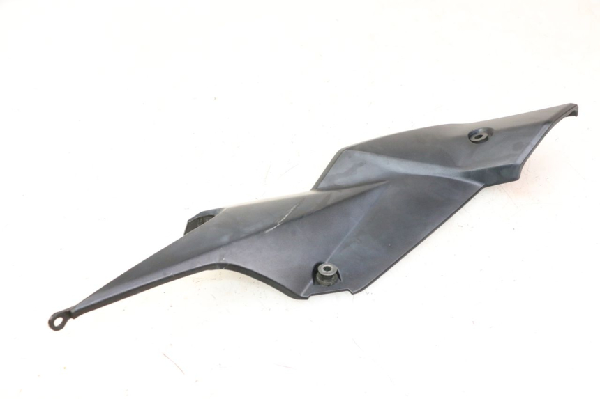 photo de CACHE SOUS SELLE GAUCHE SUZUKI GSR 750 (2011 - 2017)