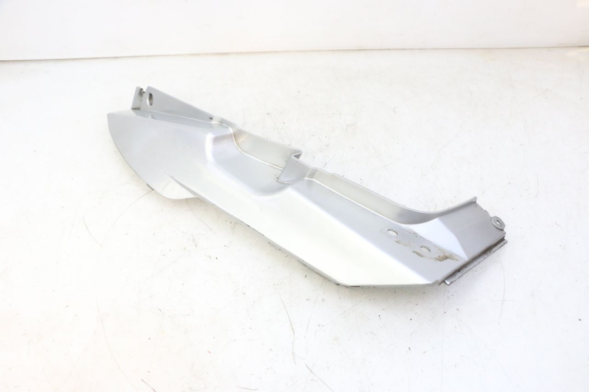 photo de CACHE SOUS SELLE GAUCHE DAELIM HISTORY 125 (2001 - 2002)