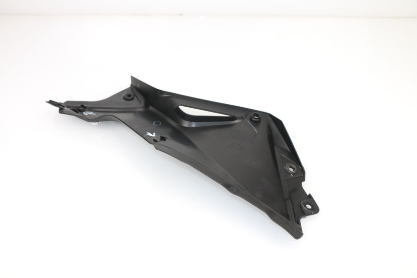 photo de CACHE SOUS SELLE GAUCHE HONDA CBR R 125 (2011 - 2016)