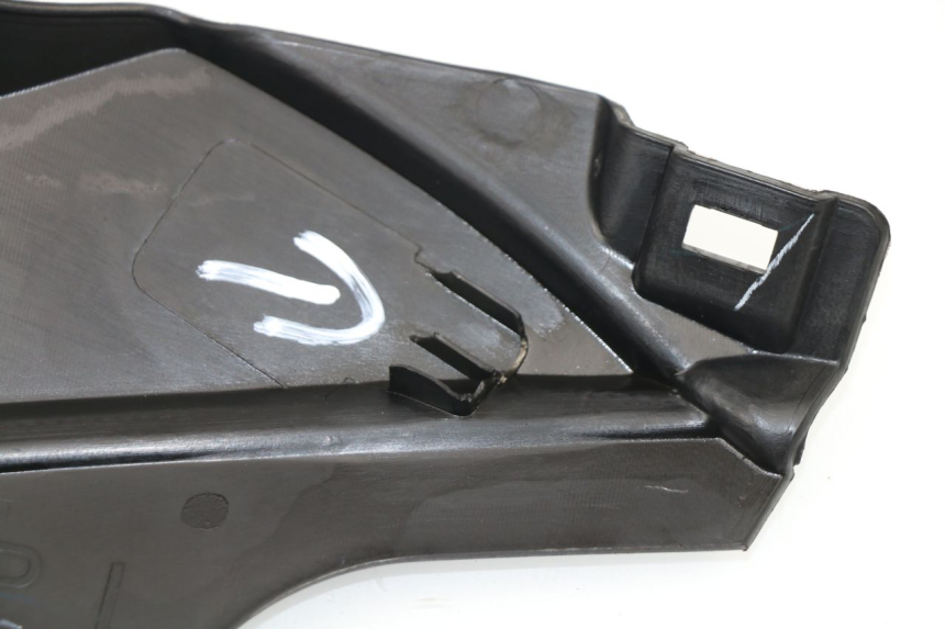 photo de CACHE SOUS SELLE GAUCHE HONDA CBR R 125 (2011 - 2016)