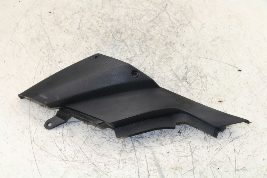 photo de CACHE SOUS SELLE GAUCHE PEUGEOT JET FORCE TSDI 50 (2003 - 2009)