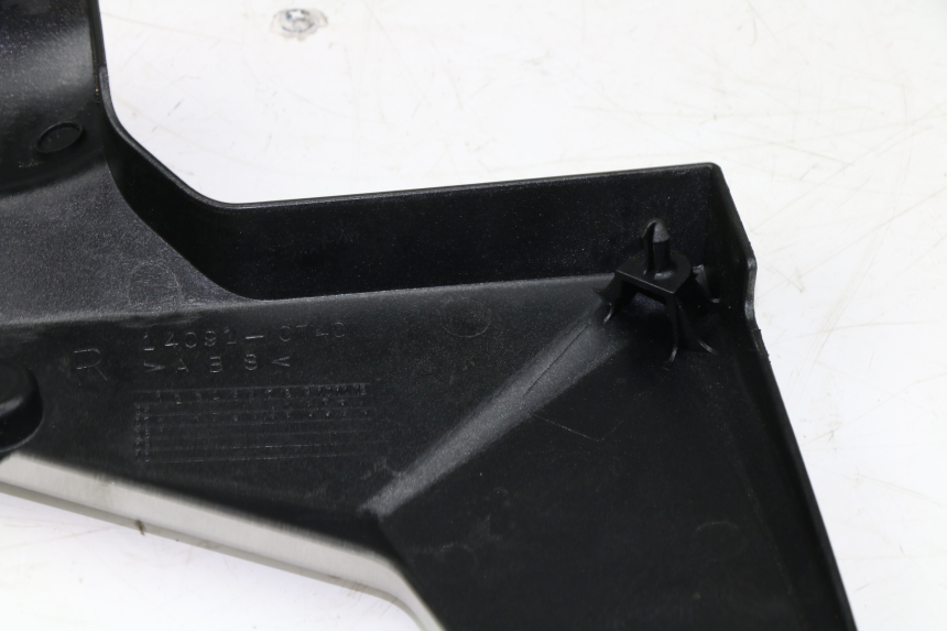 photo de CACHE SOUS SELLE GAUCHE KAWASAKI VERSYS ABS 650 (2006 - 2010)