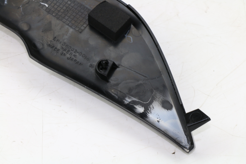 photo de CACHE SOUS SELLE GAUCHE KAWASAKI VERSYS ABS 650 (2006 - 2010)