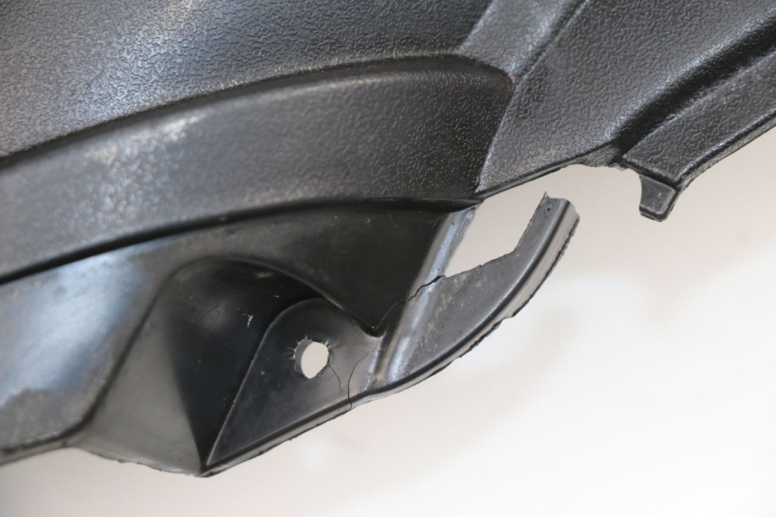 photo de CACHE SOUS SELLE GAUCHE KEEWAY OUTLOOK 125 (2007 - 2013)