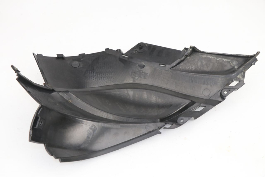 photo de CACHE SOUS SELLE GAUCHE KEEWAY OUTLOOK 125 (2007 - 2013)