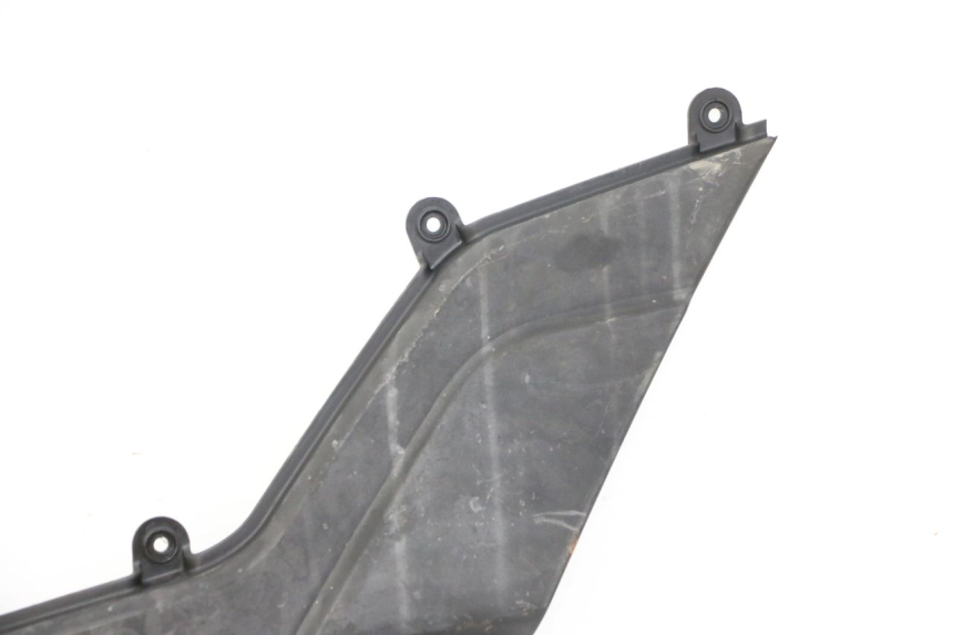photo de CACHE SOUS SELLE GAUCHE KYMCO PEOPLE S 125 (2000 - 2008)