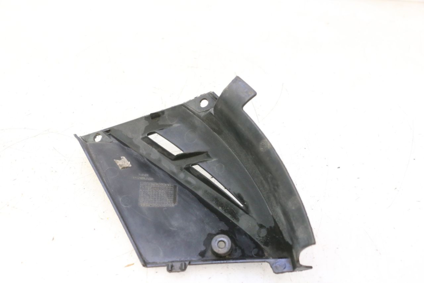 photo de CACHE SOUS SELLE GAUCHE PEUGEOT LUDIX BLASTER 50 (2006 - 2014) - Autre angle de vue